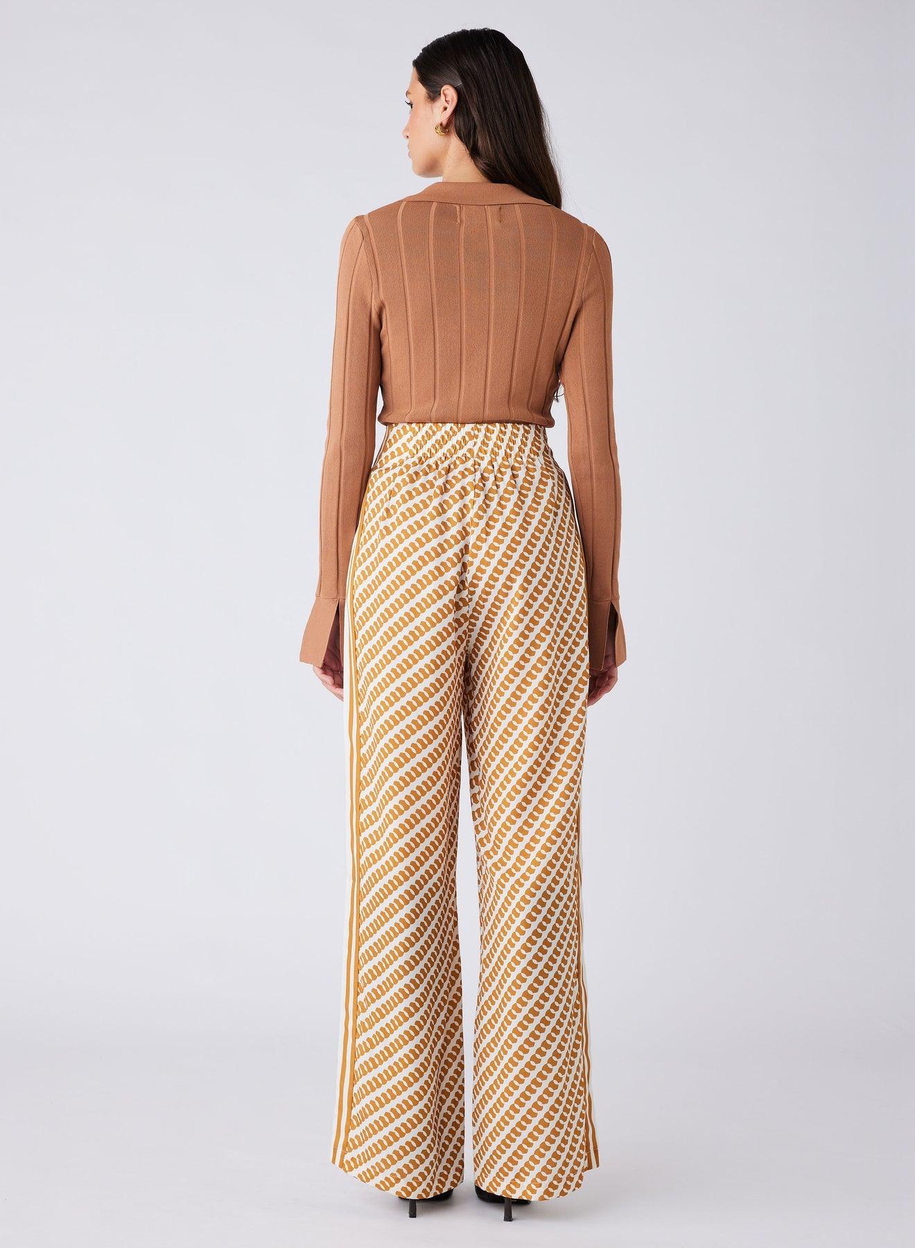 Avenue Button Sweater - Caramel by Esmaee - in XS | SWAACE