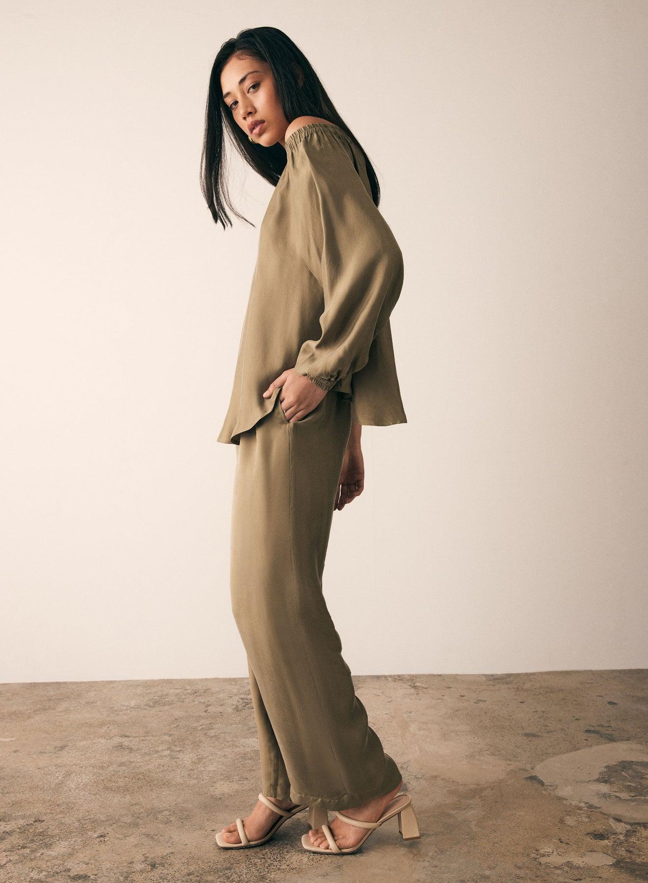 Vine Pants - Olive by Esmaee - in XS | SWAACE