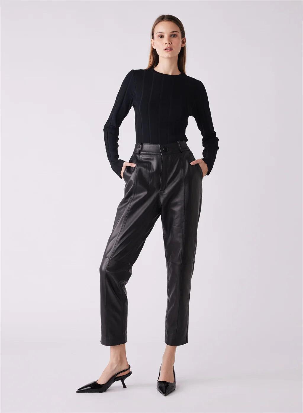 Avenue Crew Neck Sweater - Black by Esmaee - in XS | SWAACE