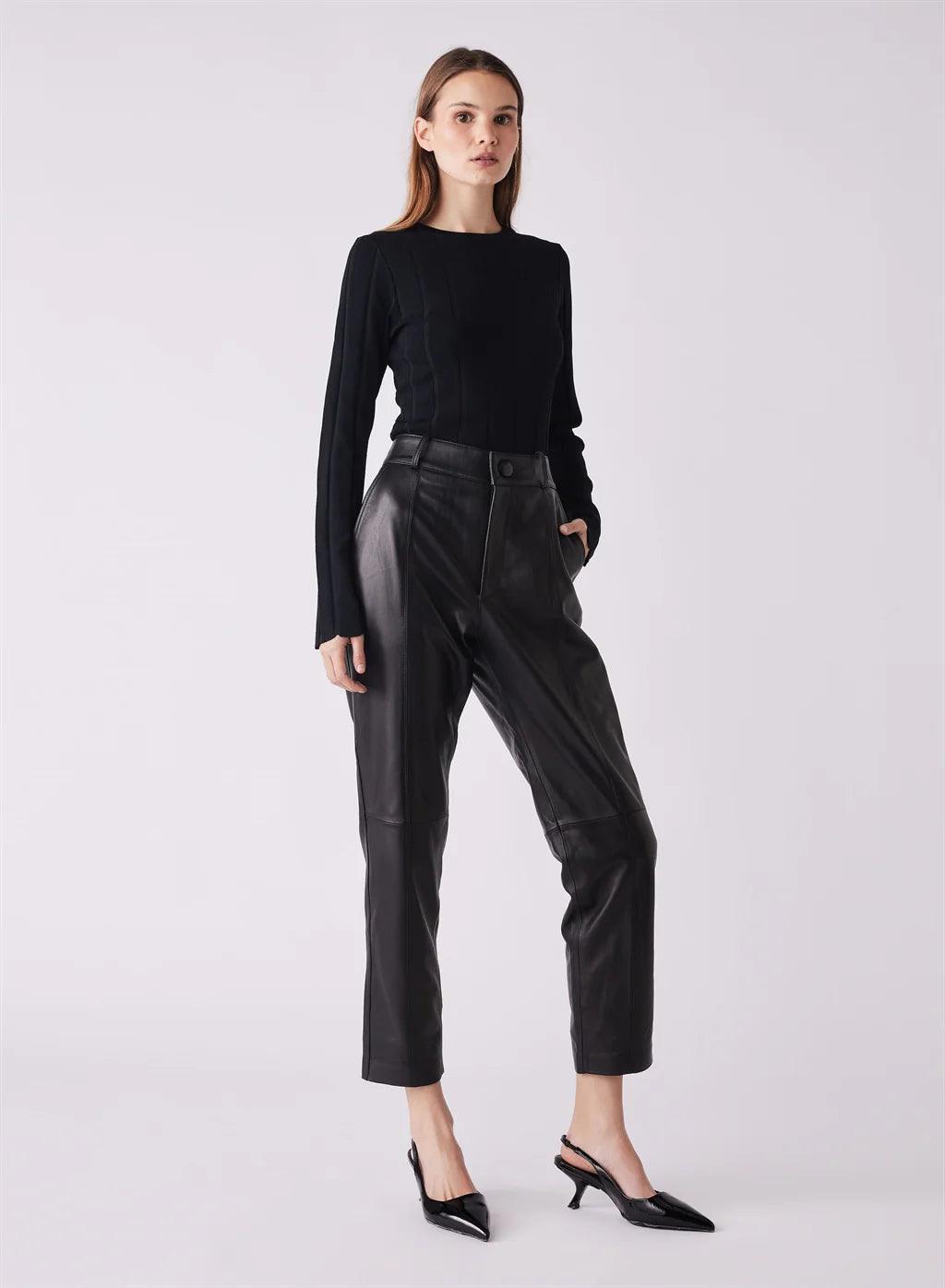 Avenue Crew Neck Sweater - Black by Esmaee - in XS | SWAACE