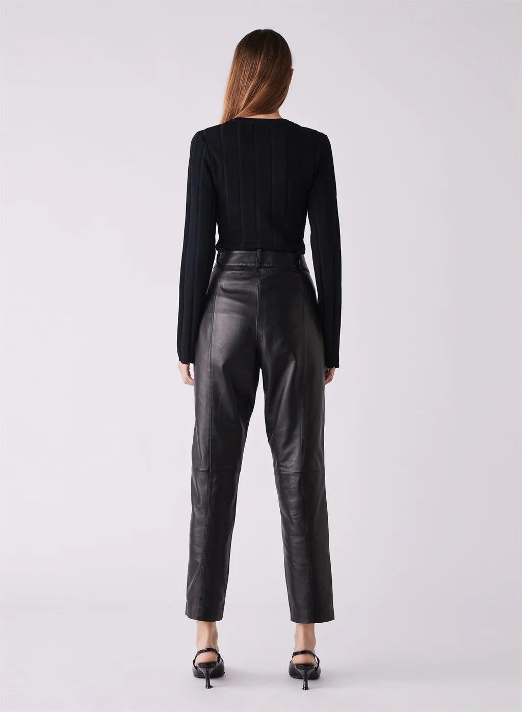 Avenue Crew Neck Sweater - Black by Esmaee - in XS | SWAACE