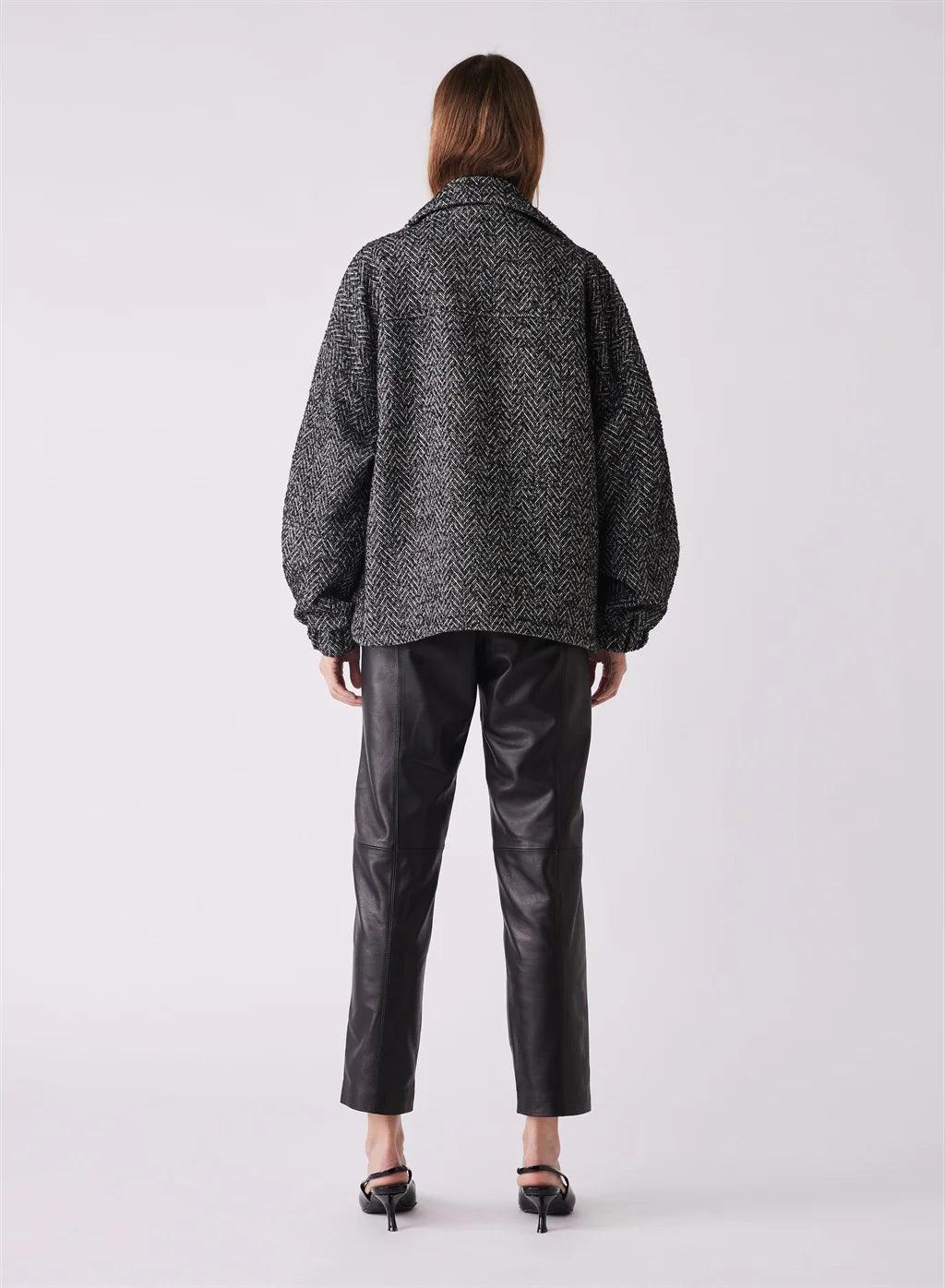 Motif Coat - B/W Chervon by Esmaee - in XS | SWAACE