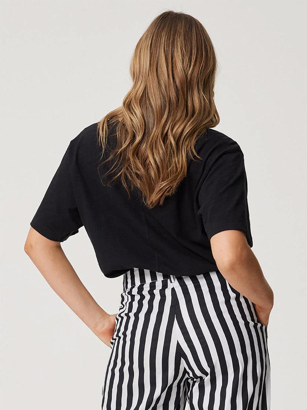 Marlie Tee - Black by Cartel & Willow - in XS | SWAACE