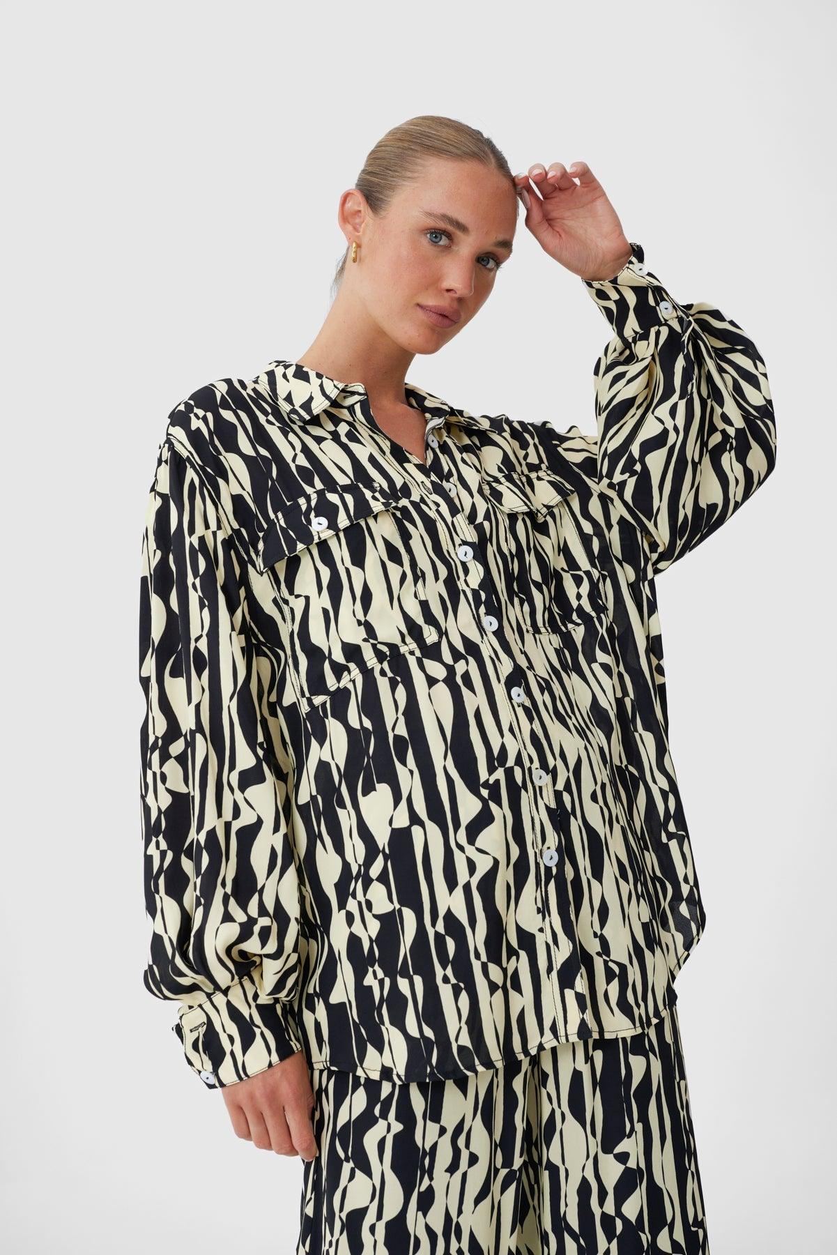 Nothing Less Shirt by C/MEO Collective - in XS | SWAACE