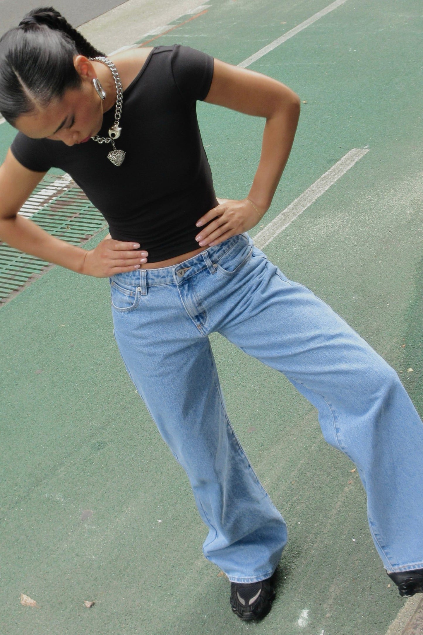 95 Baggy Petite Gigi Jeans - Mid Blue by Abrand Jeans - in 8/26 | SWAACE
