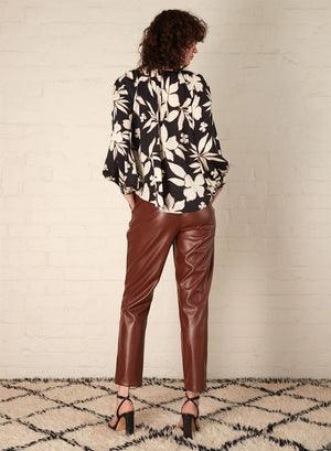 Amour Pants - Chocolate by Esmaee - in XS | SWAACE