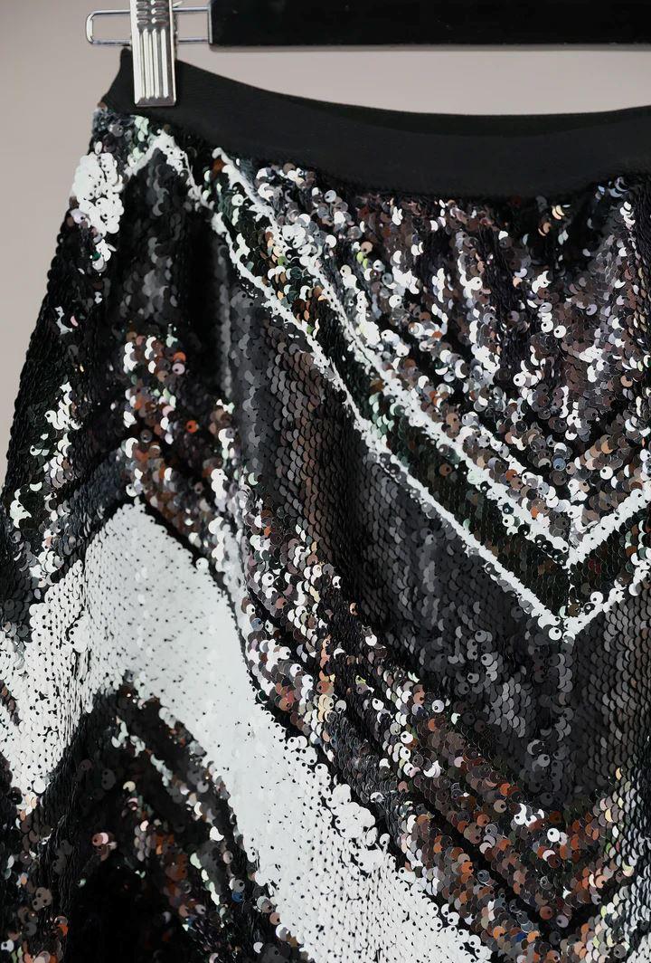 Zana Sequin Skirt - Silver Lines by We Are The Others - in 1/XS | SWAACE