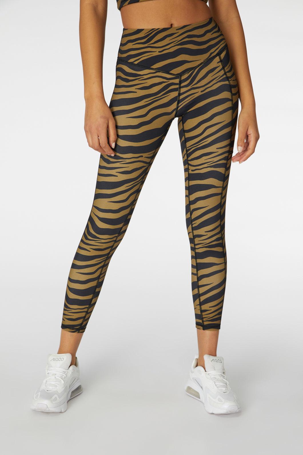 Outreach 7/8 Leggings by L'URV - in XS | SWAACE