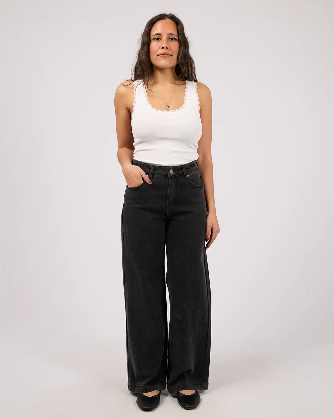 Jacqui Wide Leg Petite Jeans - Washed Black