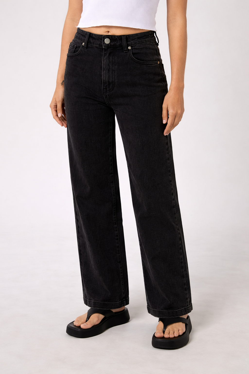 Jacqui Wide Leg Petite Jeans - Washed Black