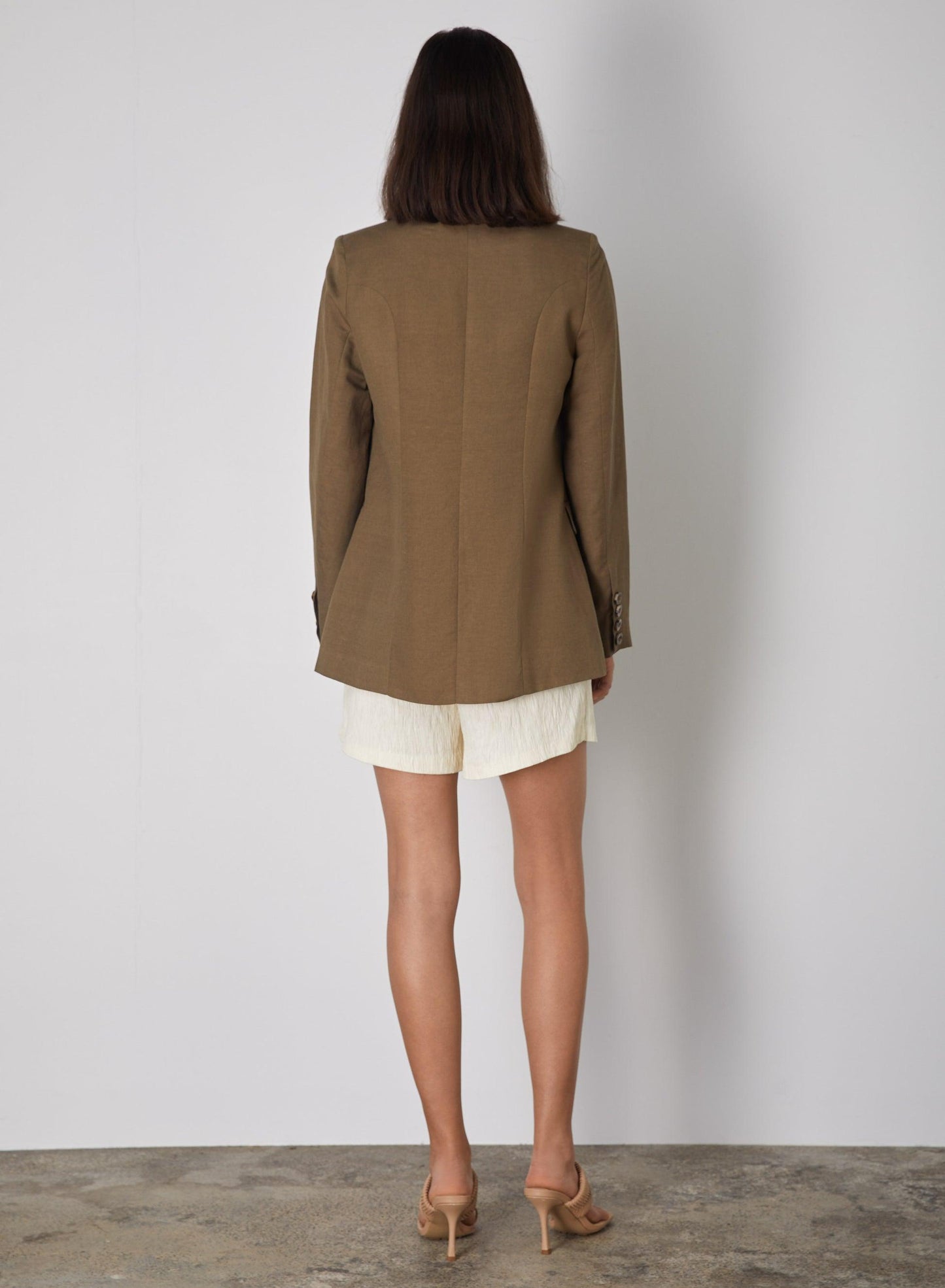 Vesper Blazer - Olive by Esmaee - in XS | SWAACE