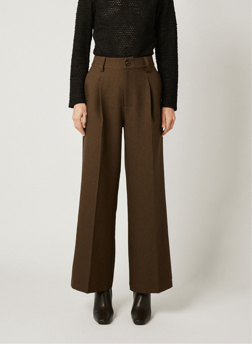 Signature Pant - Dark Olive by Esmaee - in XS | SWAACE