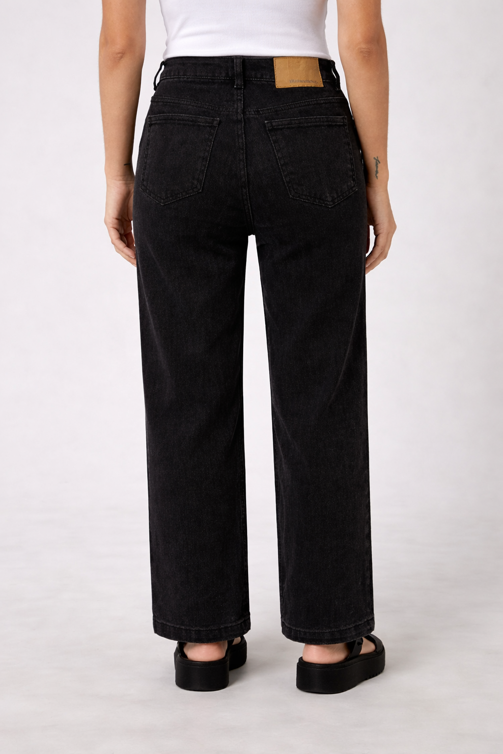 Jacqui Wide Leg Petite Jeans - Washed Black