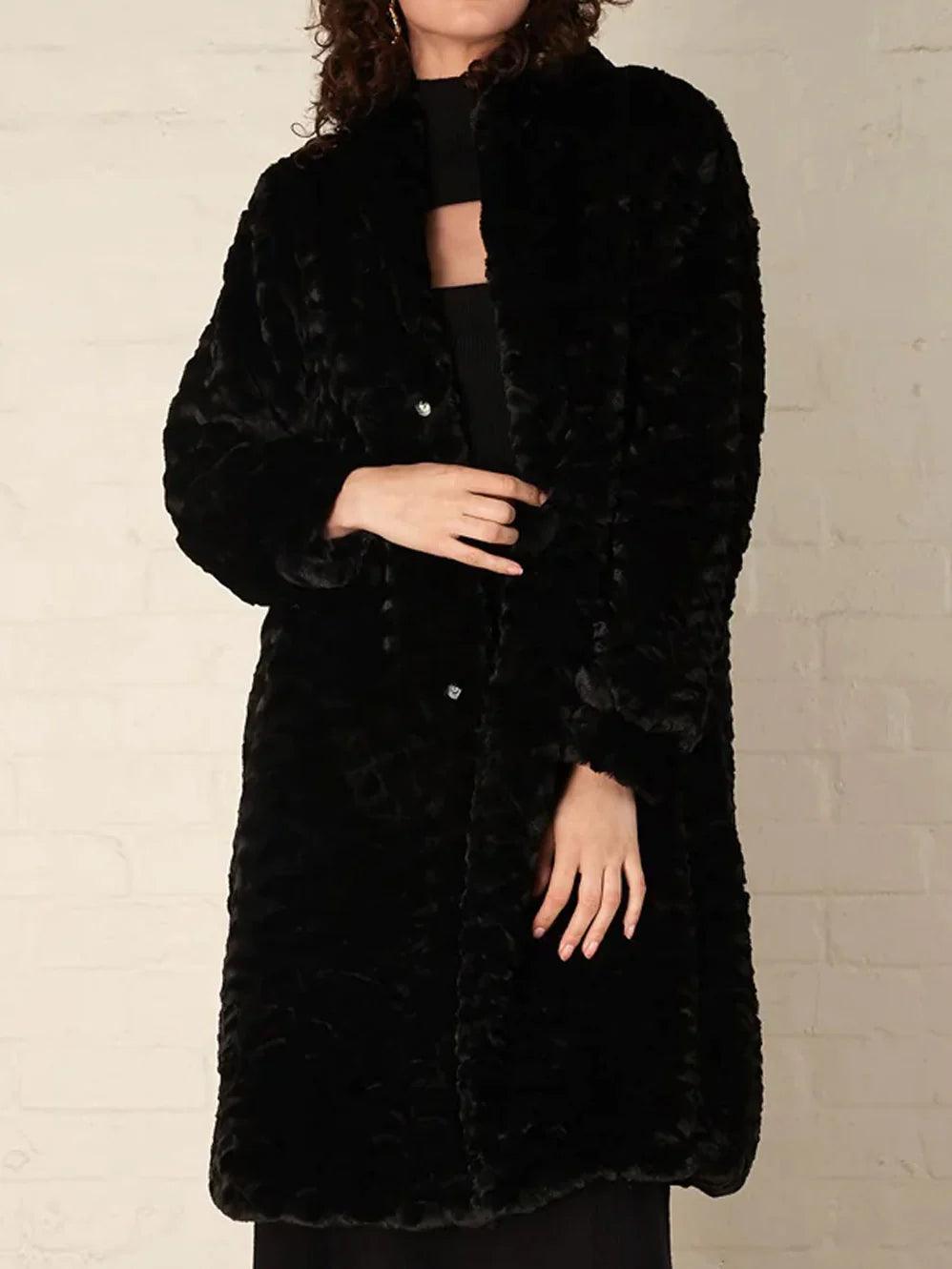 In The Peaks Coat - Black by Esmaee - in XS | SWAACE