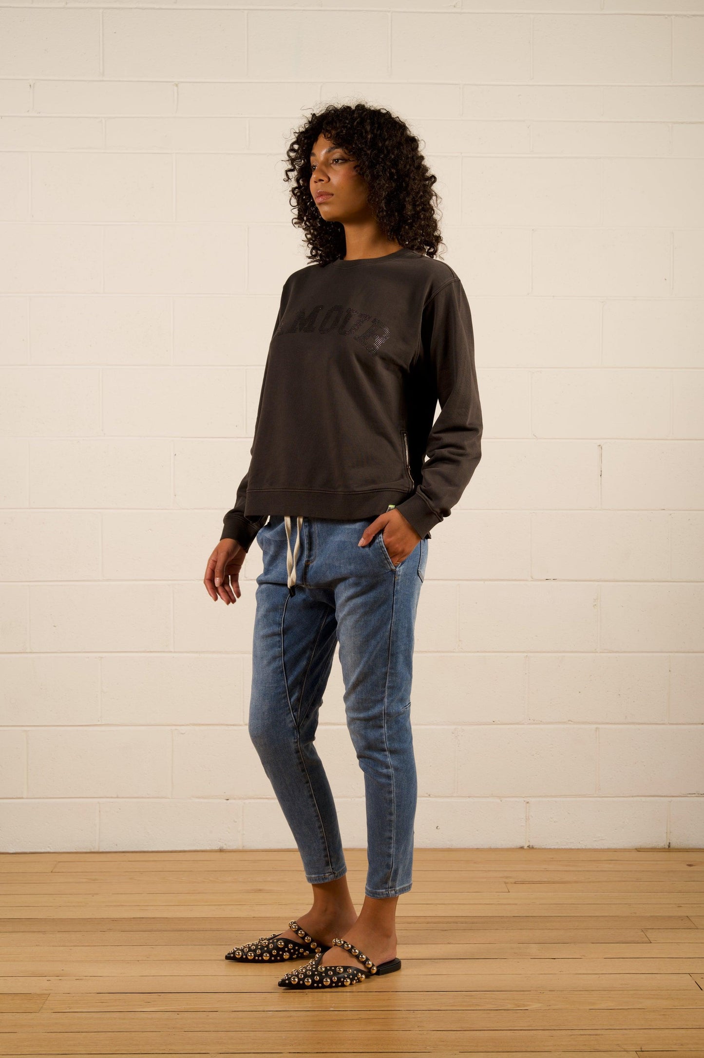 Piper Slim Sweat - Vintage Black Amour by We Are The Others - in 1/XS | SWAACE