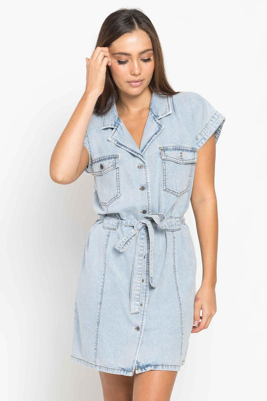 Alessa Denim Dress - Pale Blue Wash by Fox + Velvet - in 8 | SWAACE